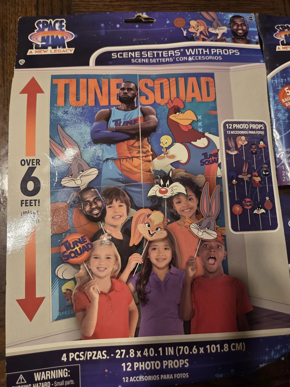 Tune Squad Scene Setter with Props - And 2 New Packs Of Balloon Bouquets